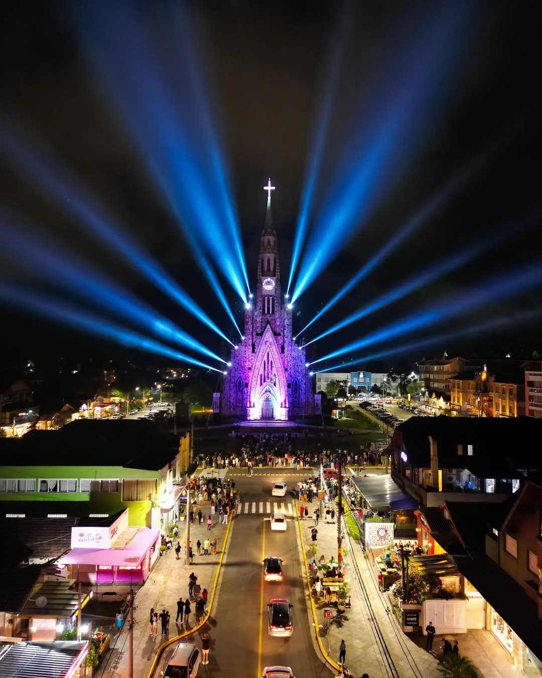 Luzes na Igreja de Canela